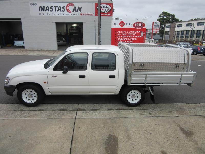 2003 toyota hilux manual 4x4 my02 dual cab truck